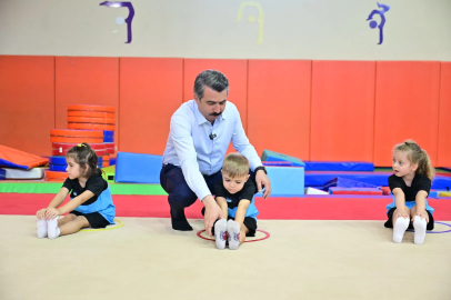 Bursa Yıldırım Belediyesi'nin 4-16 yaş arası çocuklara yönelik 16 branşta düzenlediği Yaz Spor Okulları'nda 3. dönem