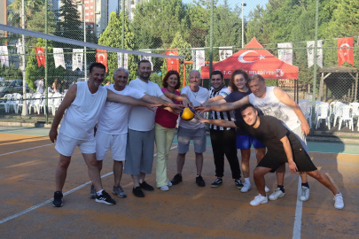 İzmit’te Fevzi Çakmak Mahallesi Voleybol Turnuvası Başladı