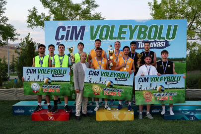 Selçuklu Çim Voleybol Turnuvası’nda Şampiyonlar Belli Oldu