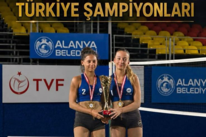 Eda İkizoğlu ve Zeynep Kapısız Türkiye Şampiyonu Oldu