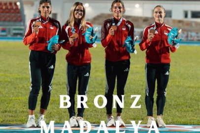 4x400 Kadın Bayrak Takımından Bronz Madalya