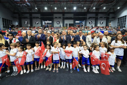 İBB Fatih Spor Kompleksi yenilendi: Nuri Aslan açılışta konuştu