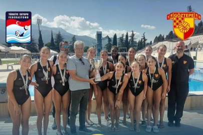 Göztepe U20 Kadın Sutopu Takımı Türkiye Şampiyonu