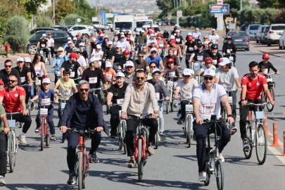 Kayseri’de Doktorlar Sağlıklı Yaşam İçin Pedal Çevirdi: 250 Katılımcı Buluştu