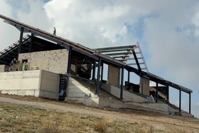 Erciyes Dağ Kızağında Montaj Sürüyor: Yeni Sezonda Açılması Planlanıyor