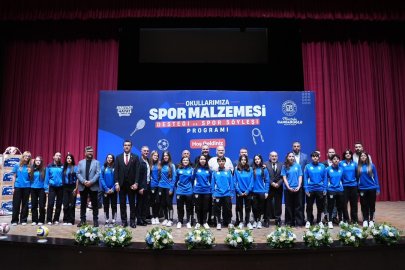 Arnavutköy Belediyesi’nden Okullara 10 Bin Parça Spor Malzemesi Desteği