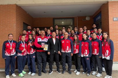 Türkiye Avrupa Muaythai Şampiyonası'nı 16 Madalyayla Tamamladı